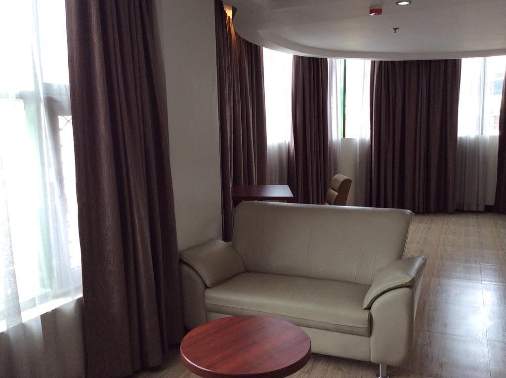 Cherry Midtown Hotel Olongapo Bilik gambar