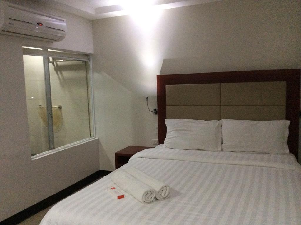 Cherry Midtown Hotel Olongapo Bilik gambar
